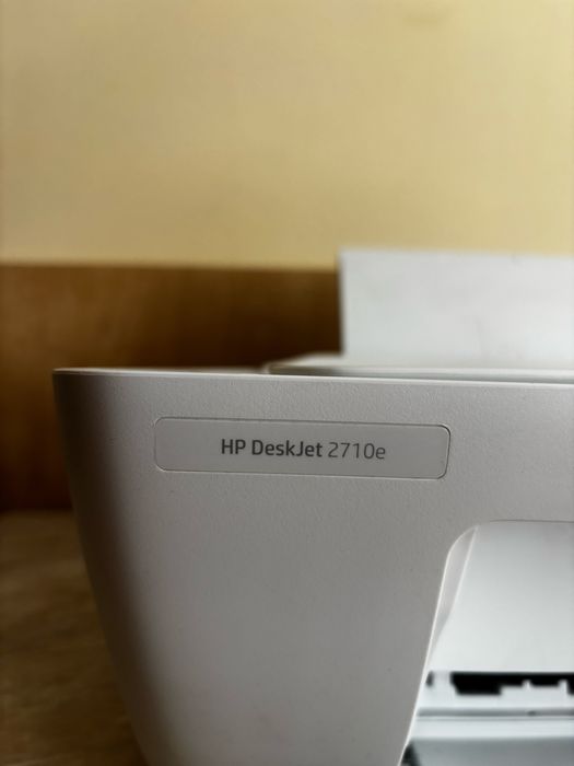 Imprimanta color HP DeskJet 2710e