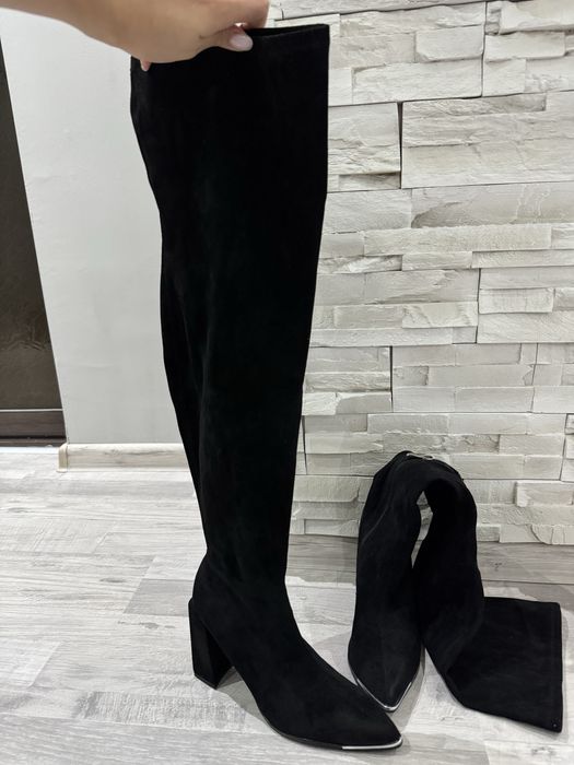 Велурени чизми на ток, ботуши