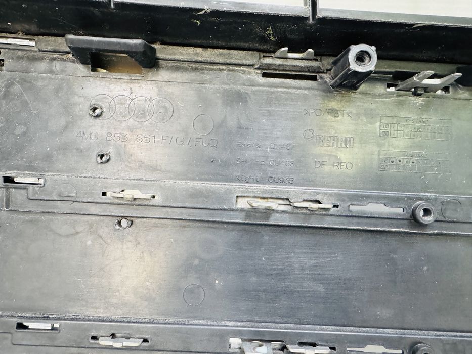Grila radiator Audi Q7 4M dupa 2016 cod 4M0853651F