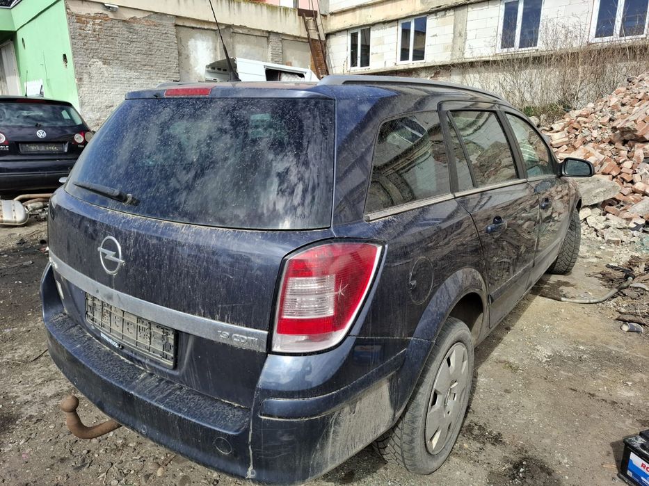 Far dreapta Opel Astra H [2004 - 2007] 1.9 cdti Z19DT
