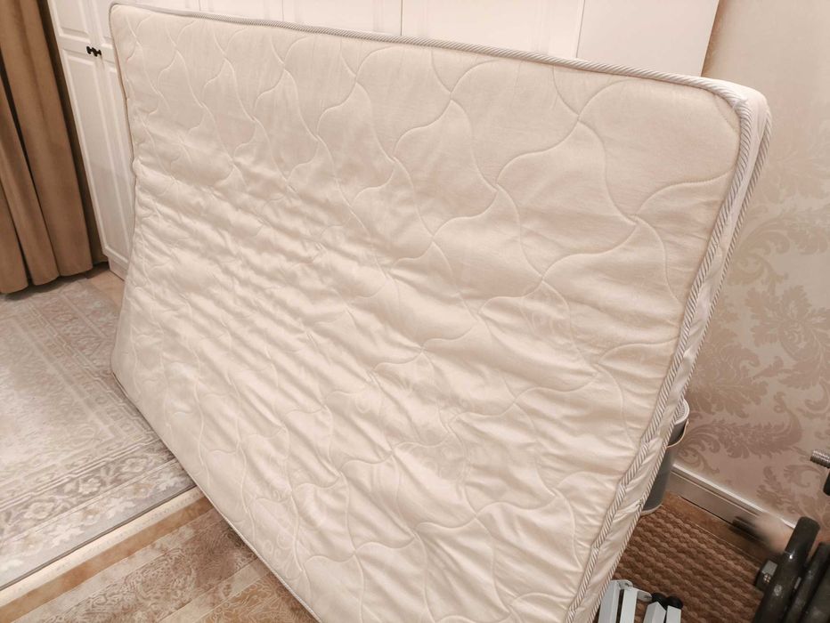 Отдам матрац. Самовывоз.