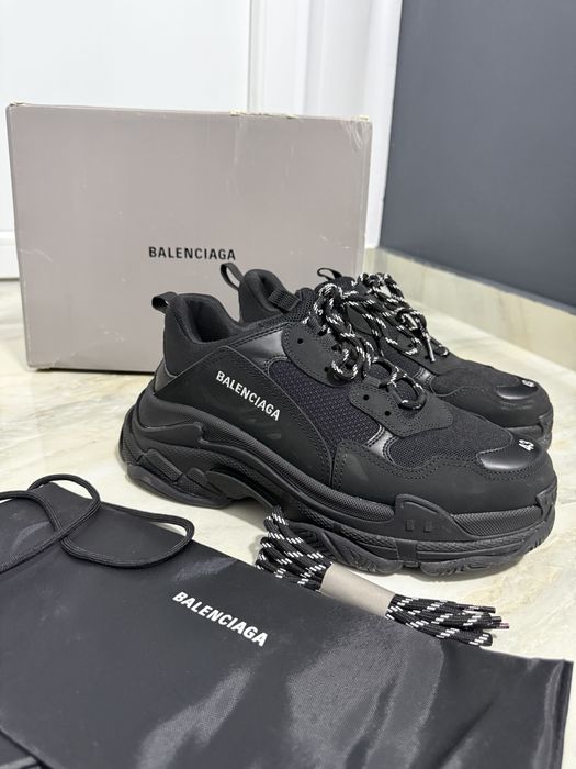 Balenciaga Triple s