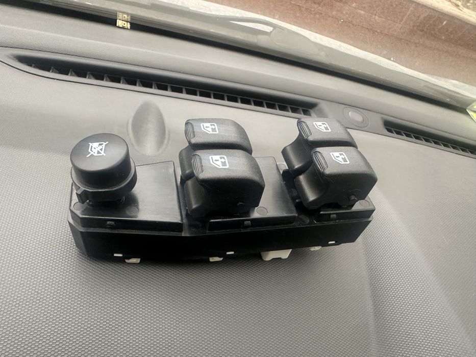 Кнопка стеклоподъемник спарк главный