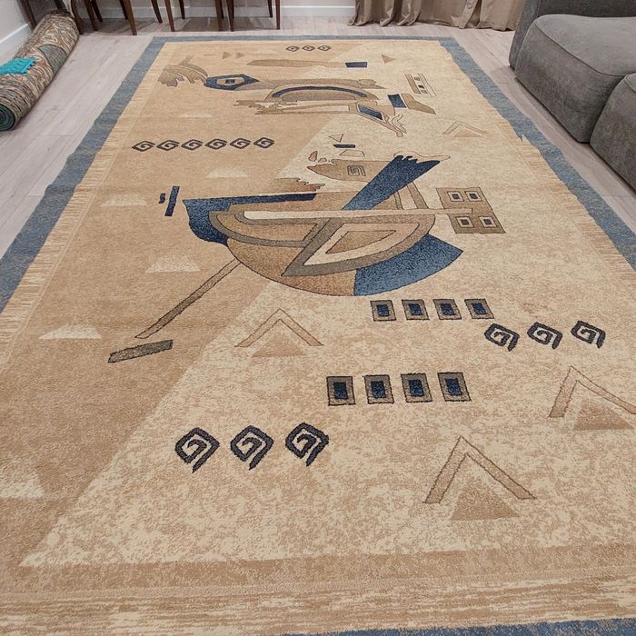 Продам ковёр в отличном состоянии