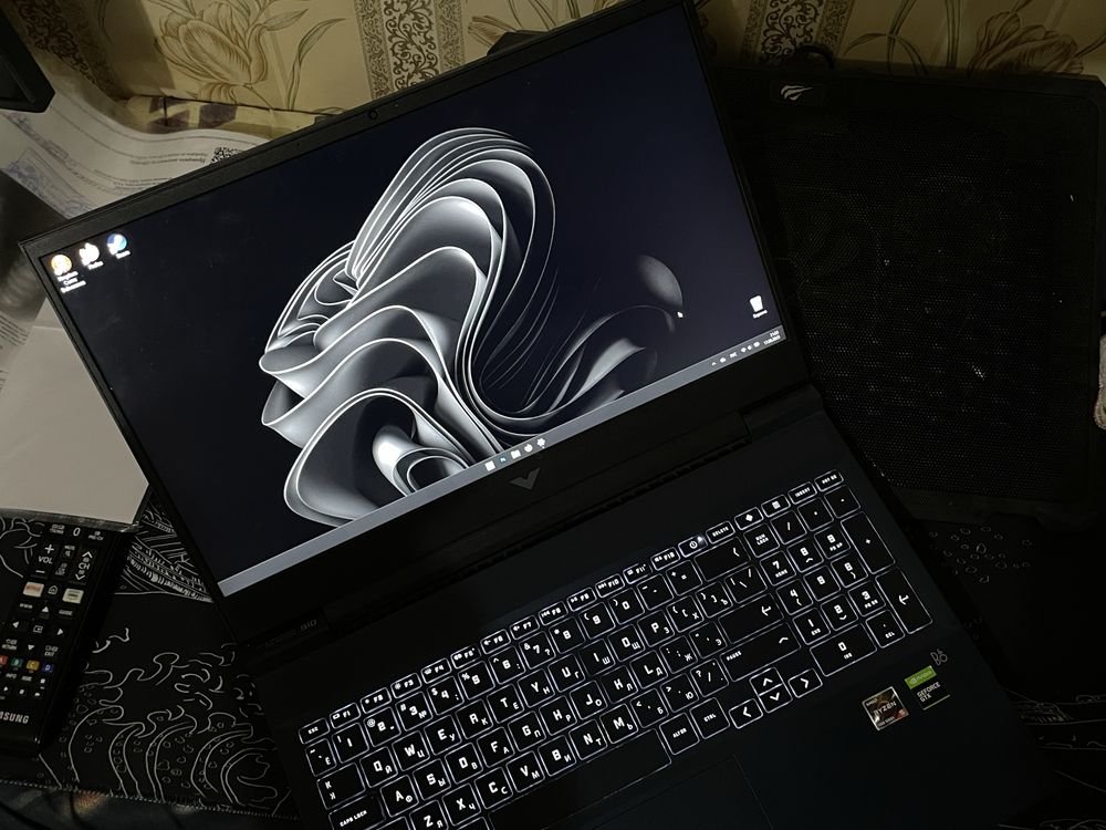 Продается ноутбук HP Victus 12 ядер. GTX 1650