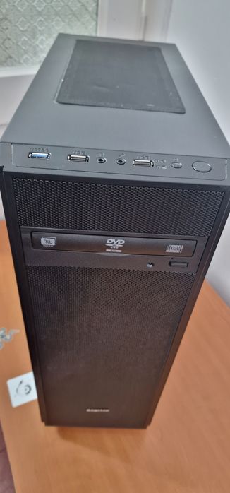 PC Gaming cu RX 6650 XT
