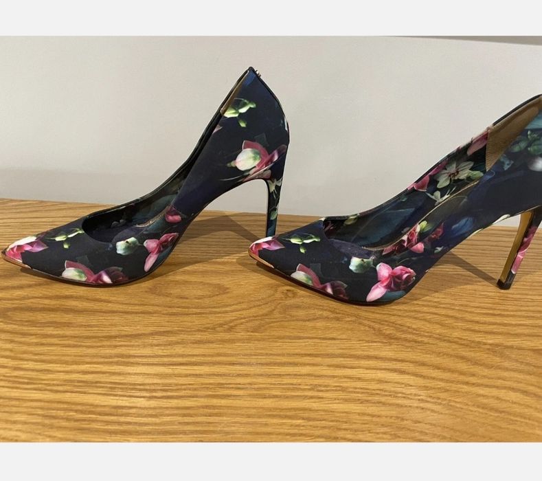 Летни Обувки Ted Baker 38-39 флорал с висок ток