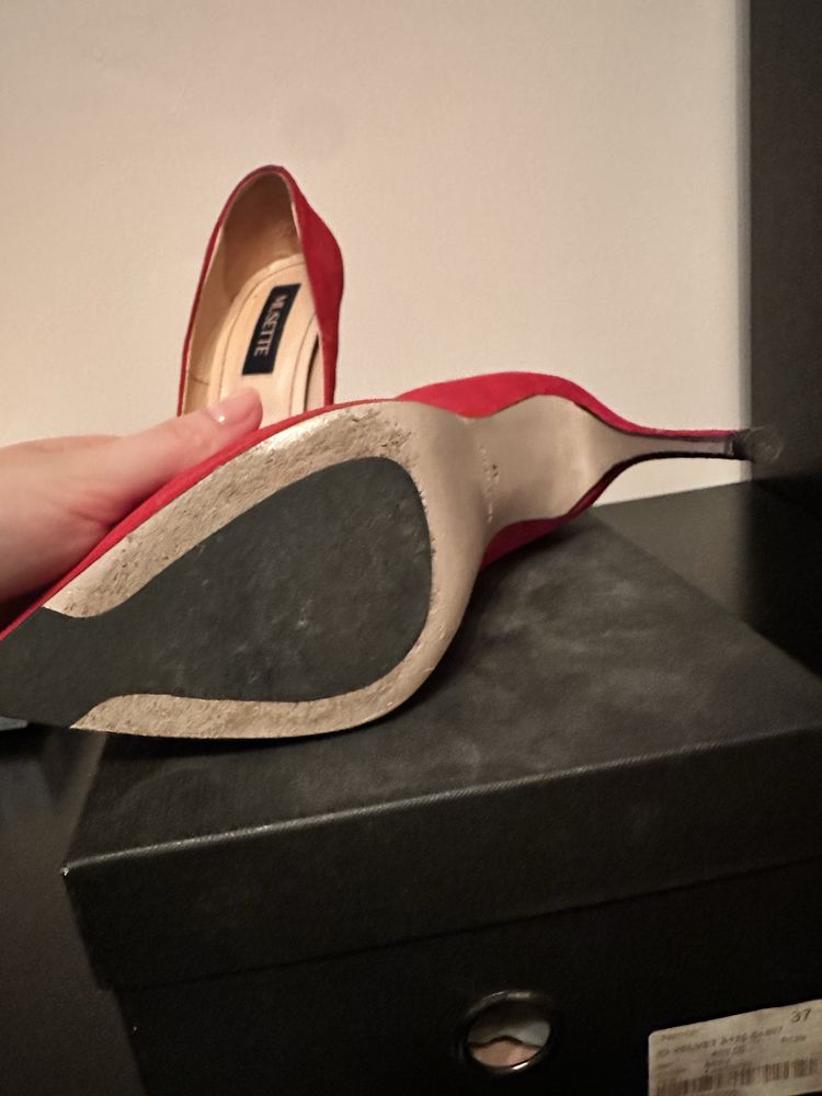 Pantofi MUSETTE rosii piele intorsa marimea 37