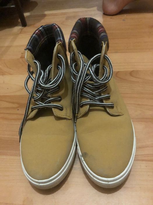 Продаются полуботинки
