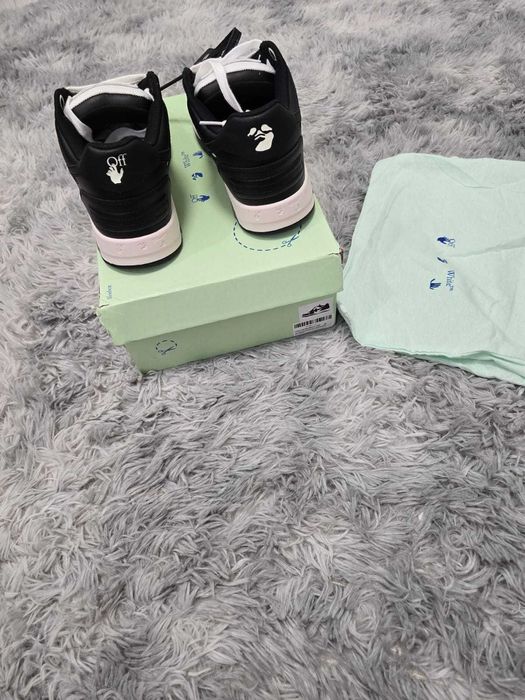 Off-White Out of Office