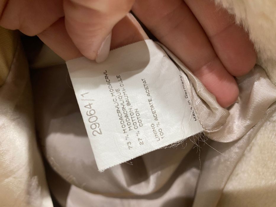 Палто от еко кожа с косъм Marc Cain в кремаво бяло