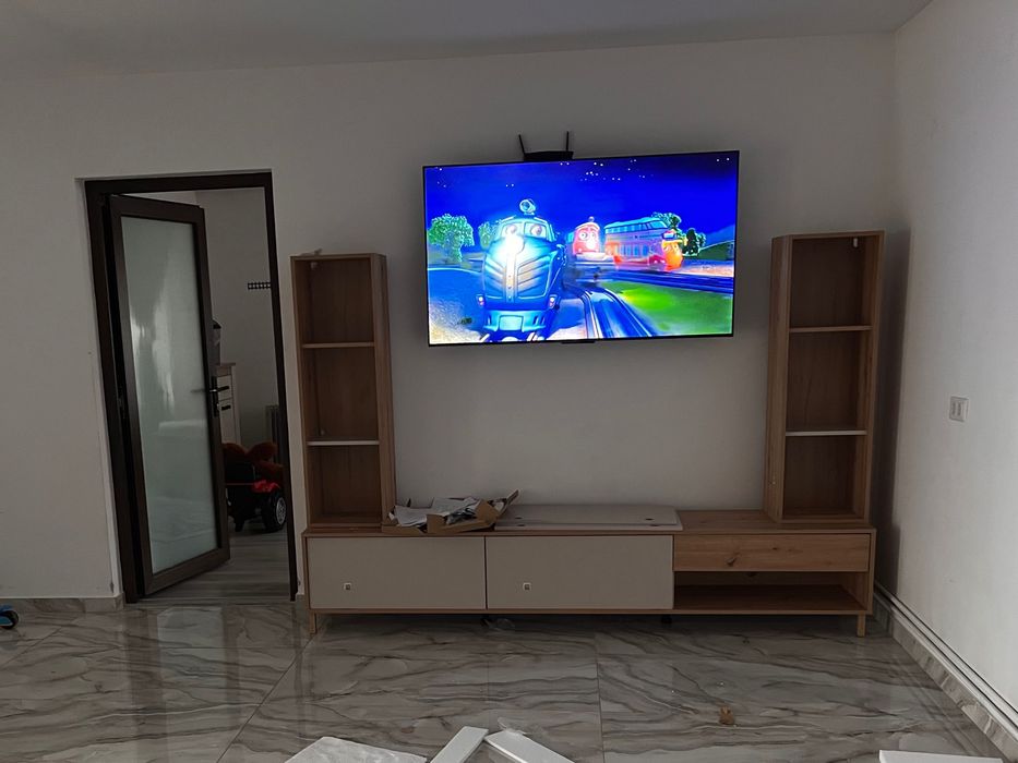 Vând set complet de mobilier pentru living
MOBILA NOUĂ- Nefolosită