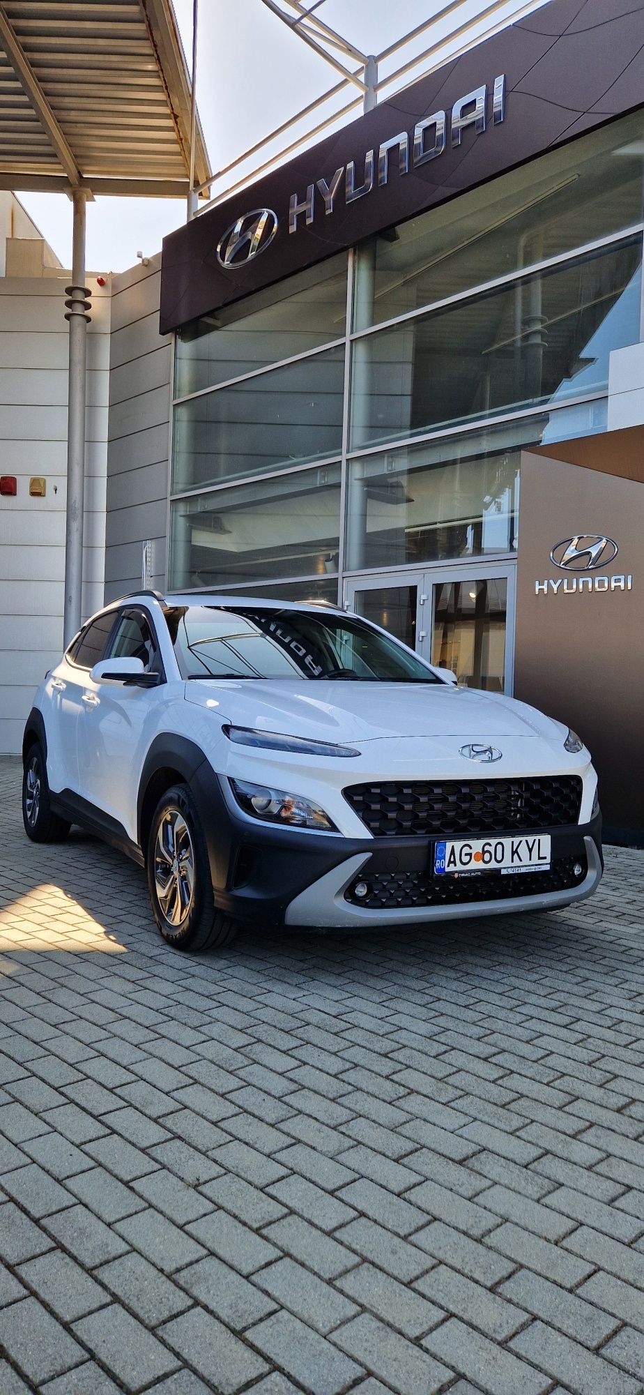 Vând Hyundai kona hibrid