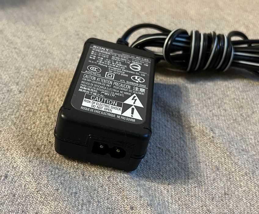 Adaptor alimentare original Sony AC-LS5 pentru camere Cyber-shot