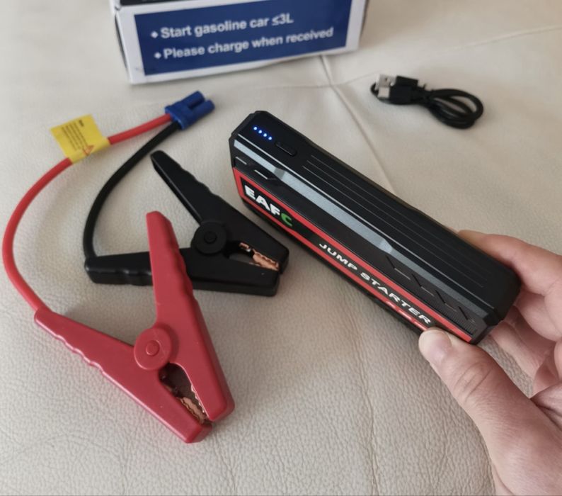 Starter auto portabil nou la cutie