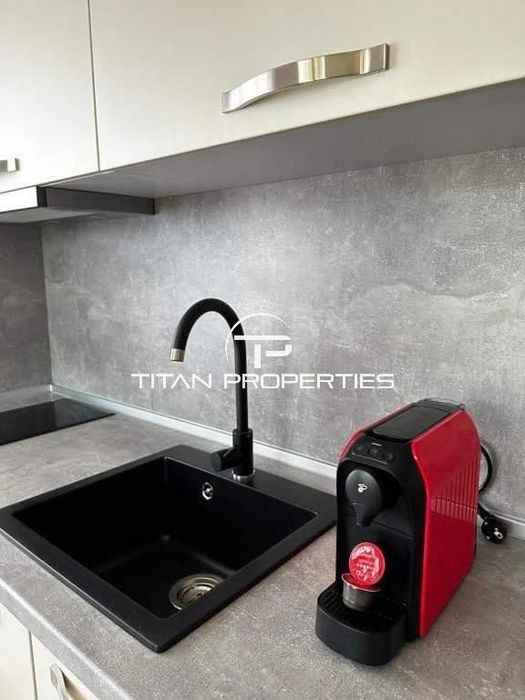 Дава се под наем Тристаен апартамент в Варна, Център - 72 кв.м за 800 € - Снимка #2