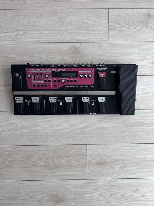 BOSS RC-300 Loop Station