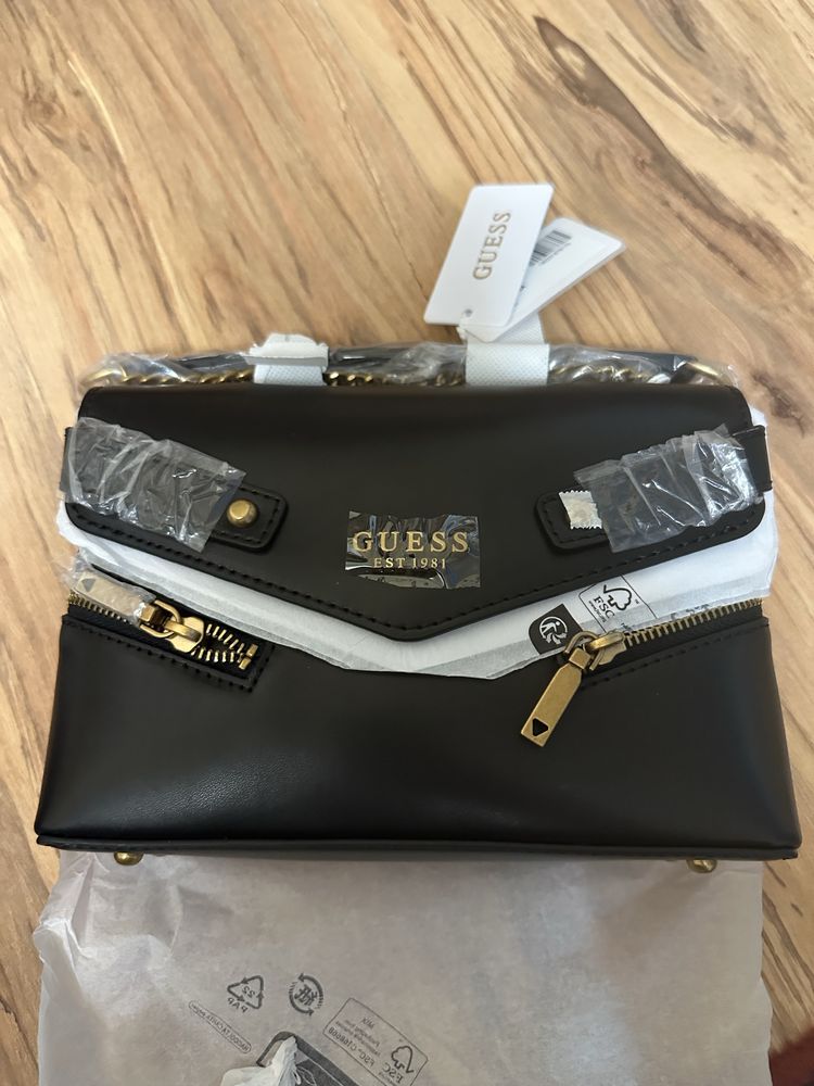 Дамски оригинални чанти guess