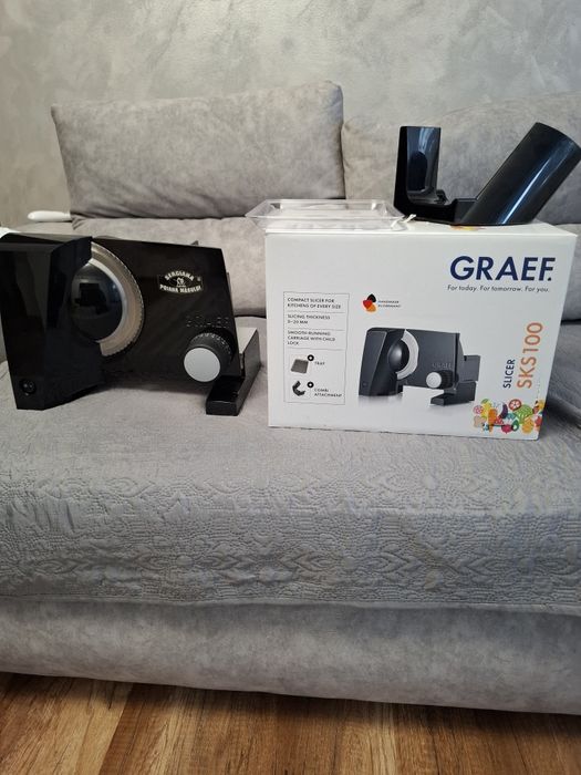 Vând feliator Graef