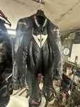 Цял кожен екип Dainese 56