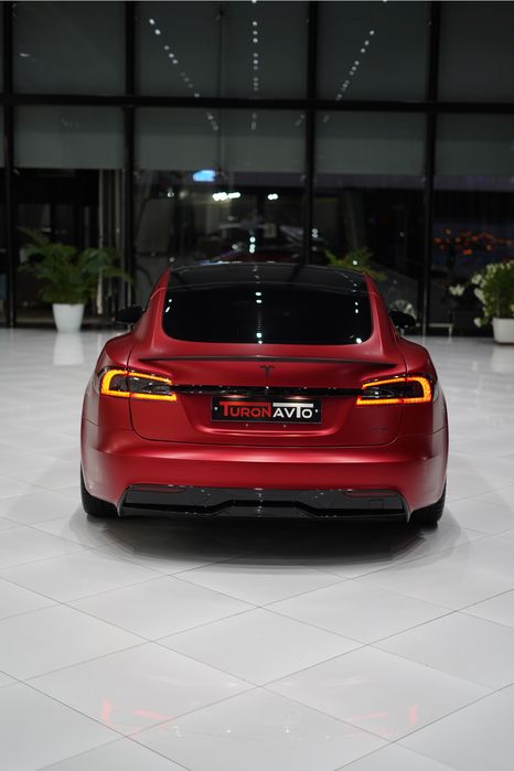 Tesla S Plaid 2021