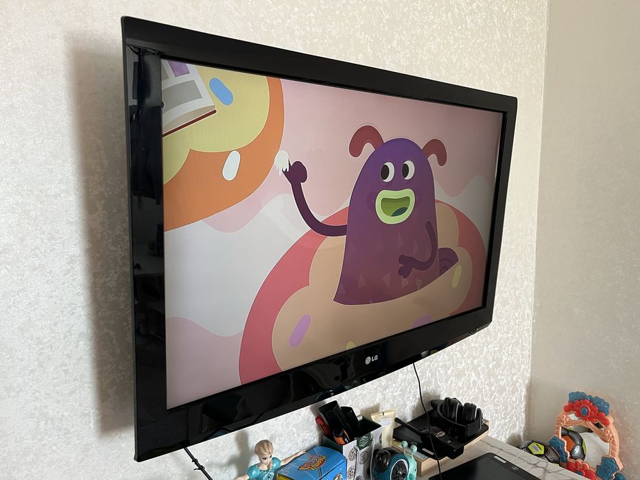 Телевизор LG 42 дюйм