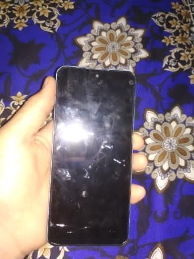 Redmi not 12    8+8 256