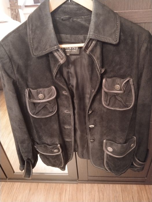 Куртка замшевая, чёрная..