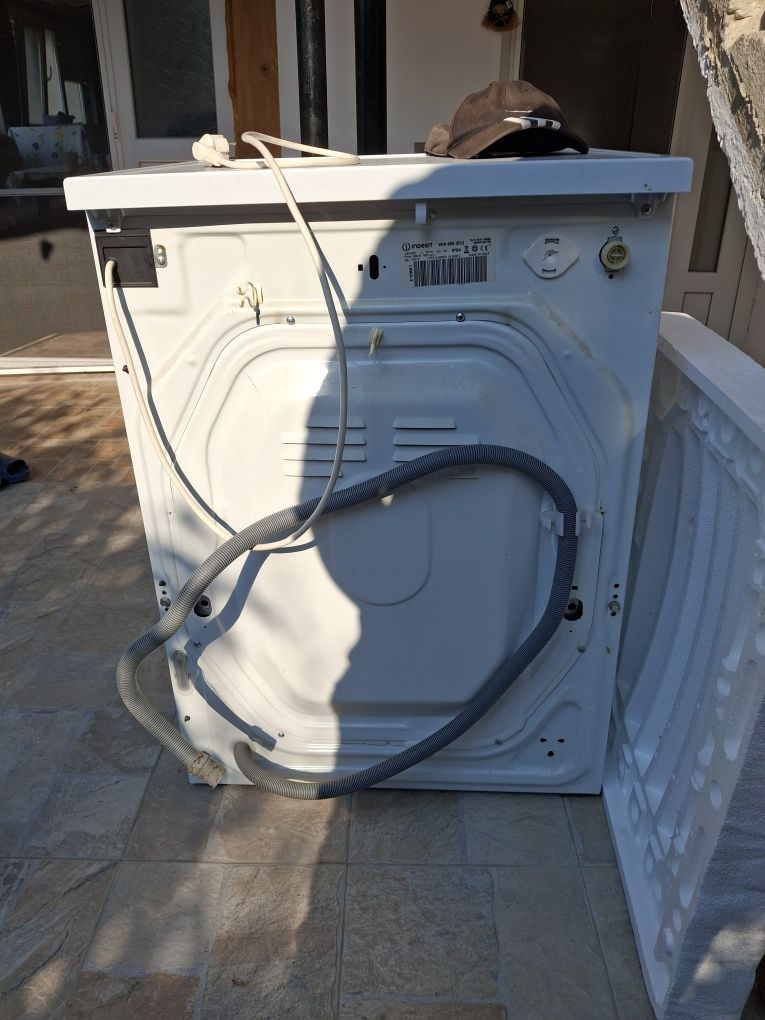 Пералня Индезит 600w