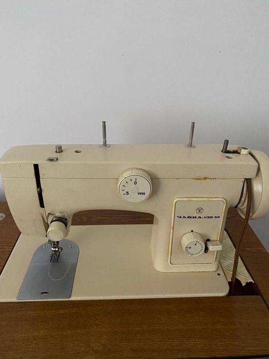 Продам Швейную машинку