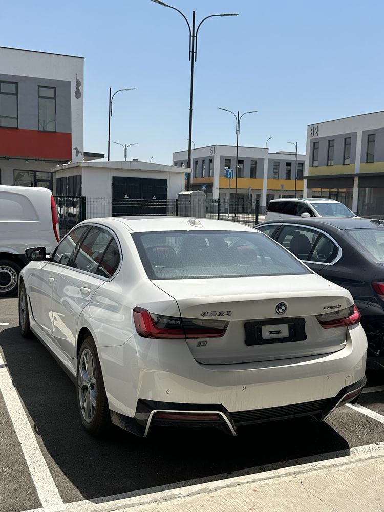BMW i3 eDrive 35L Full Sotuvda tayyor chegirma narxlarda