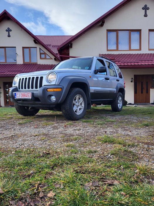 Vând Jeep Cherokee Kj 2.5