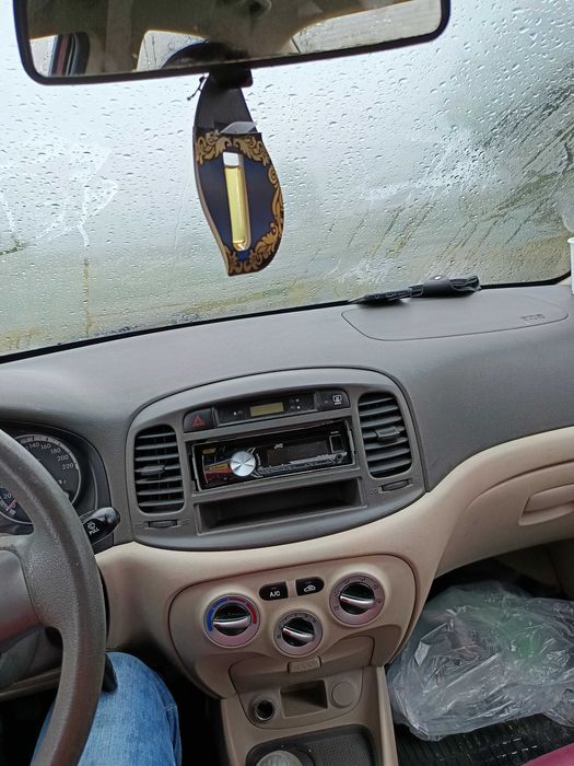 Vând Hyundai accent