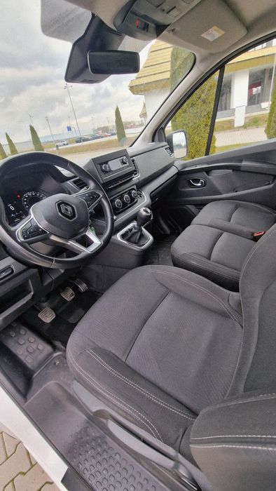 Renault trafic 2023 pas lung,8+1 locuri