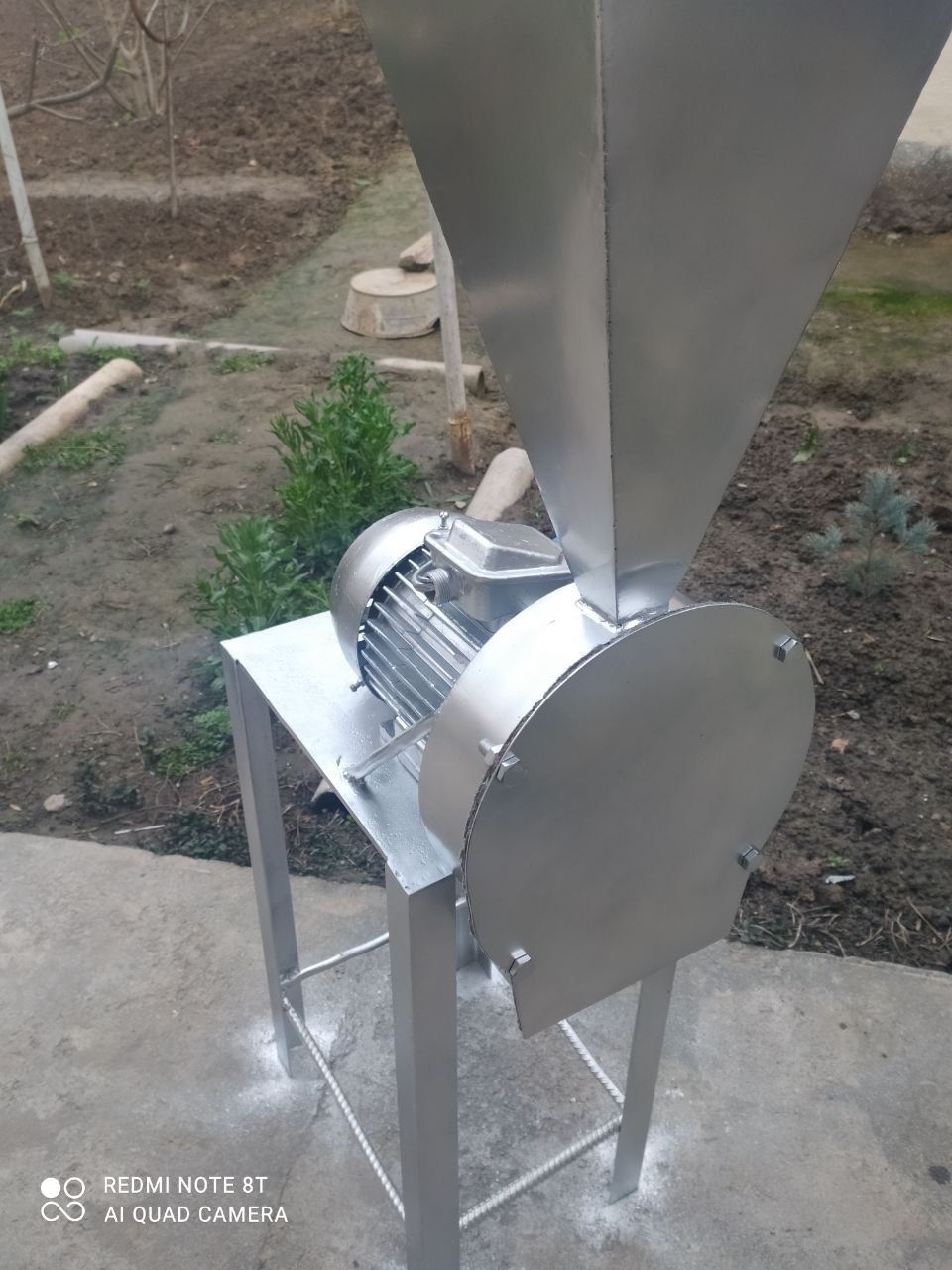 Oq qand stanogi sotiladi