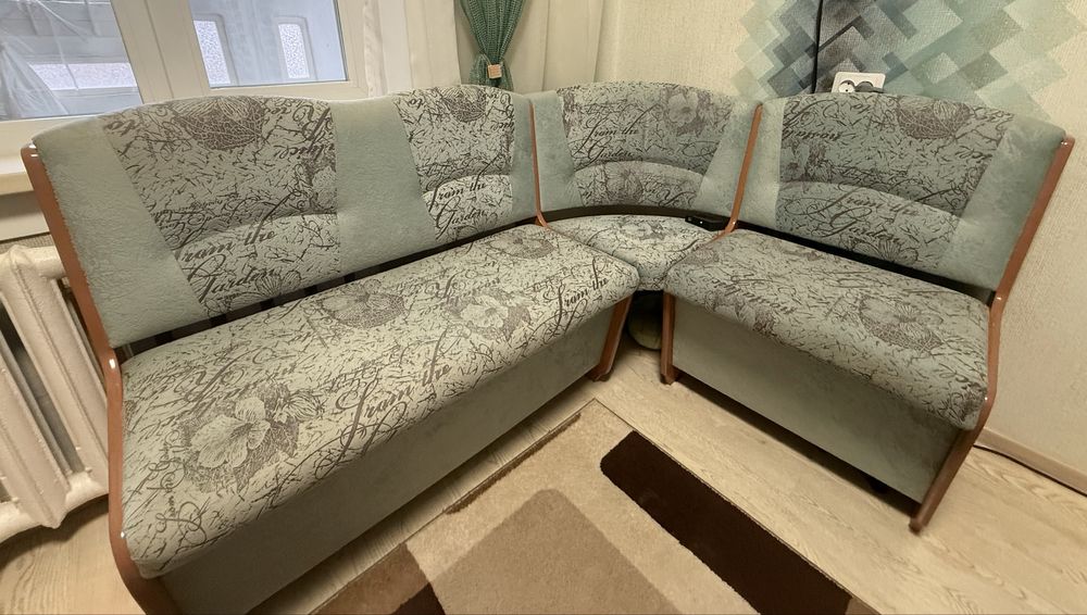 Диван кухонный угловой