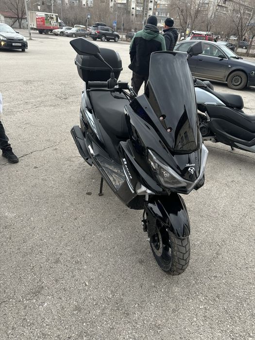 Продам скутер макси