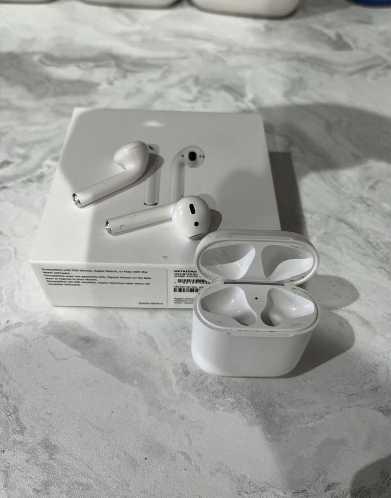 Apple Airpods 2 поколения