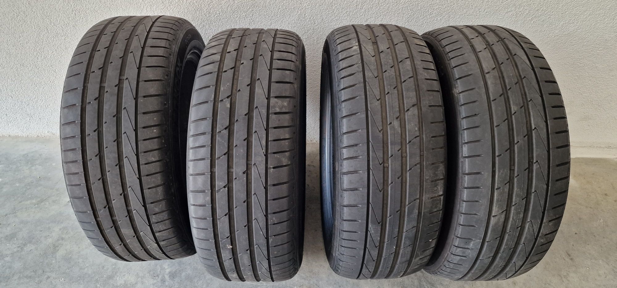 Anvelope 225/55R17 Hankook Ventus S1 Evo 
Stare foarte bună 
Dot 2