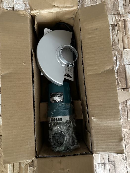 Болгарка MAKITA 9069 (новый) 230mm