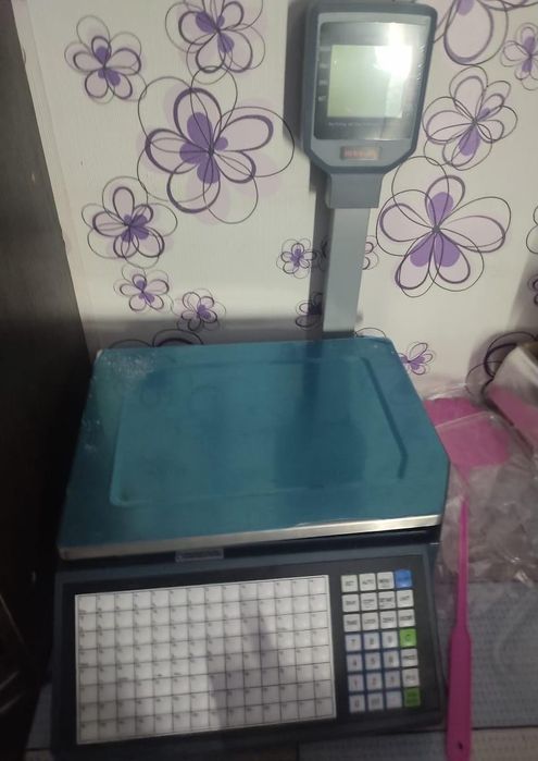 Продам весы с чеком срочно!