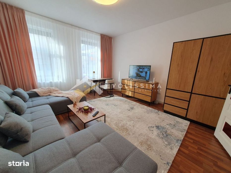 Garsoniera zona Centrala, Prima inchiriere