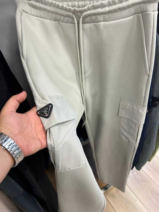 Compleu set prada hanorac si pantalon