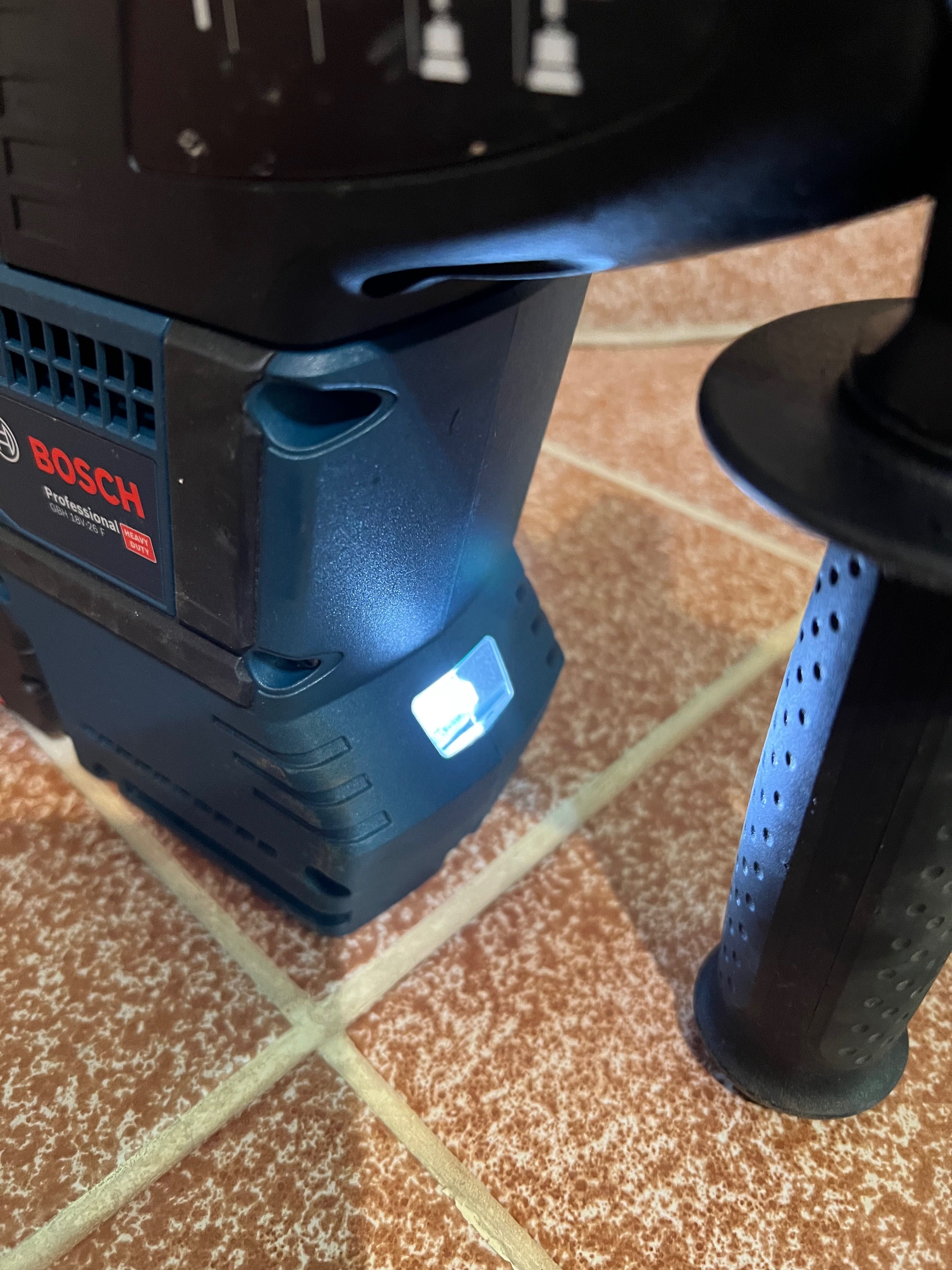 Bosch GBH 18V-26 F/безчетков перфоратор/+бат. 5ah.