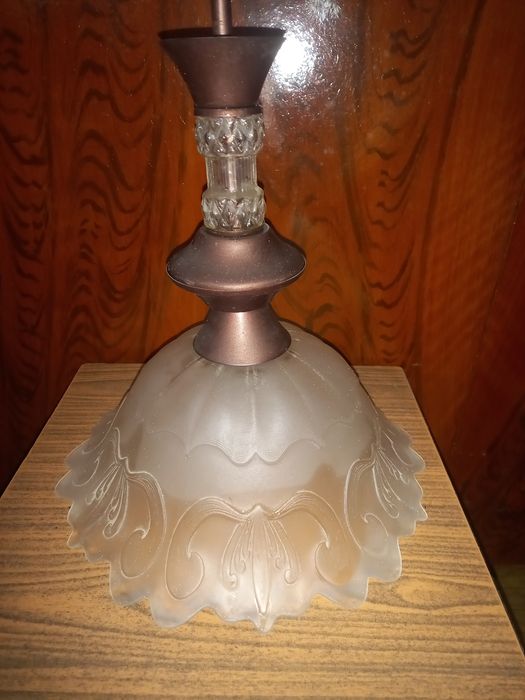 Vand corpuri de iluminat și diferite globuri de sticla