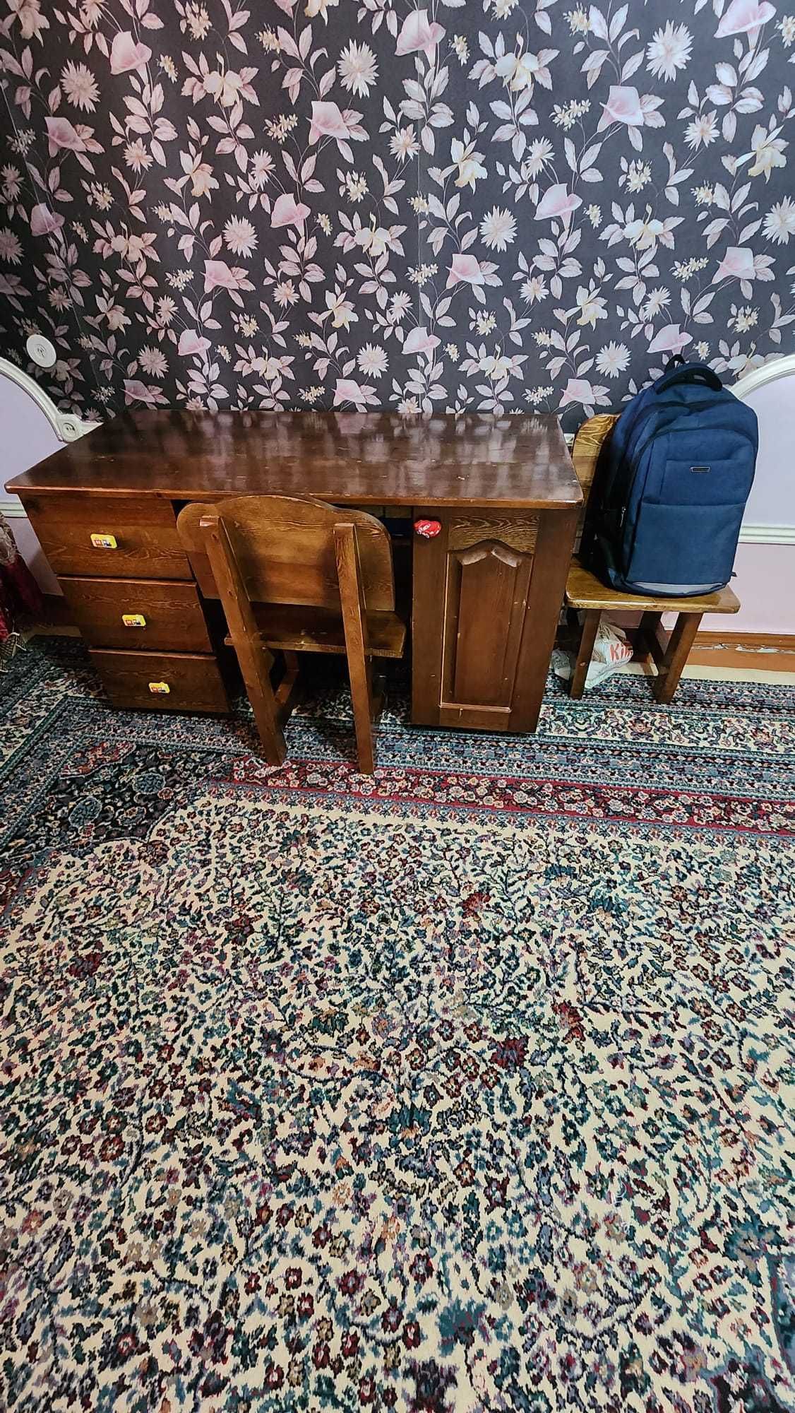 Парта для школьника