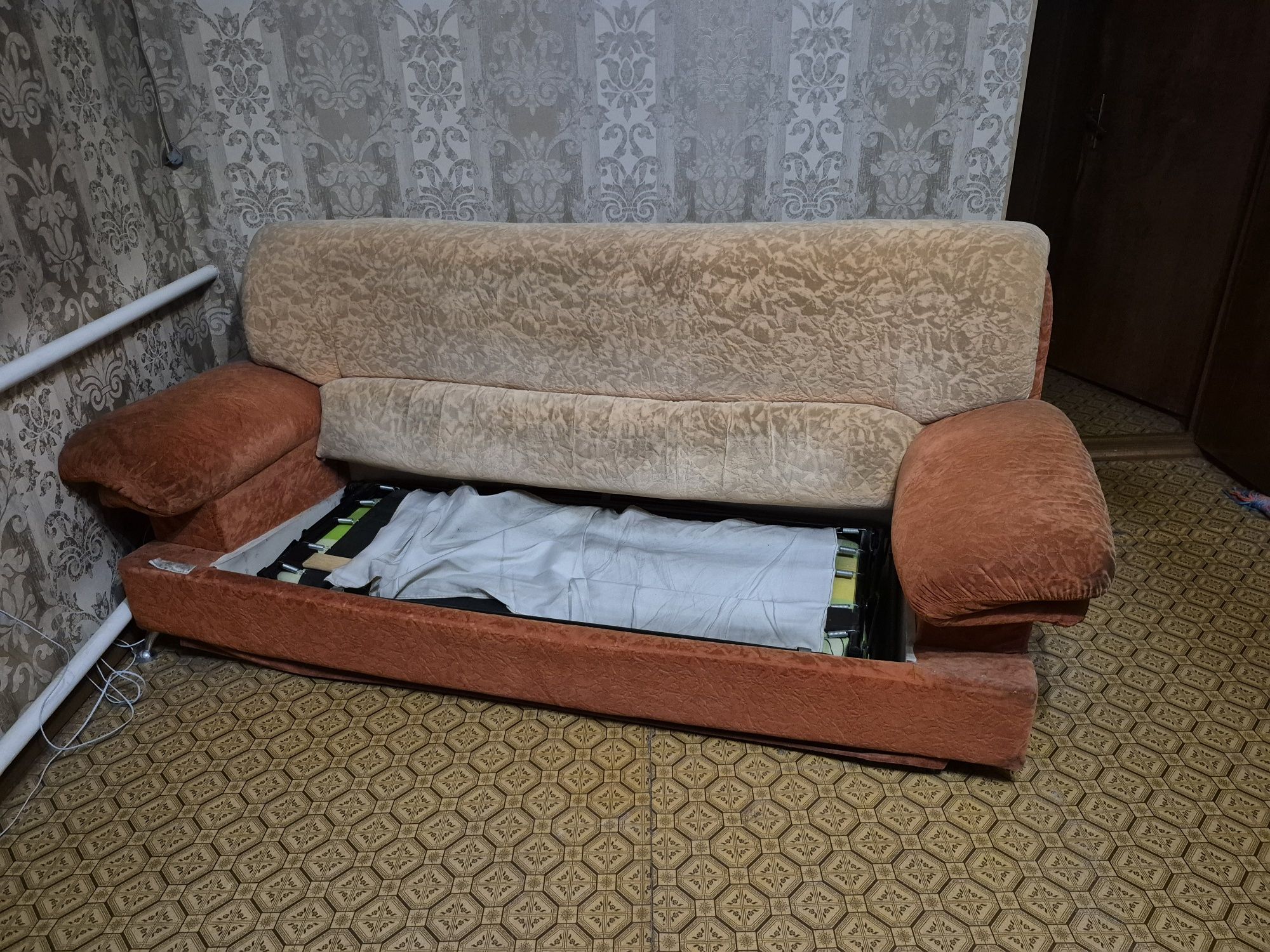 Продам диван б/у