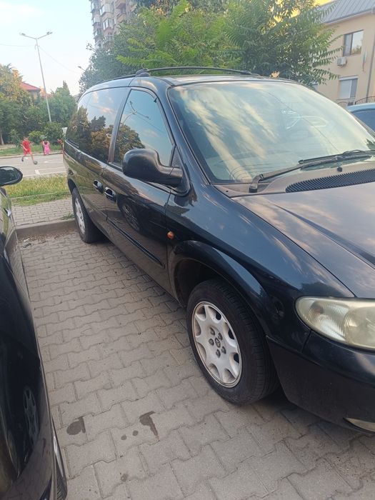 Крайслер  вояджер 2002год