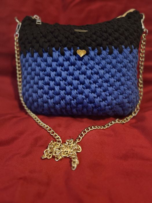 Geanta facuta manual