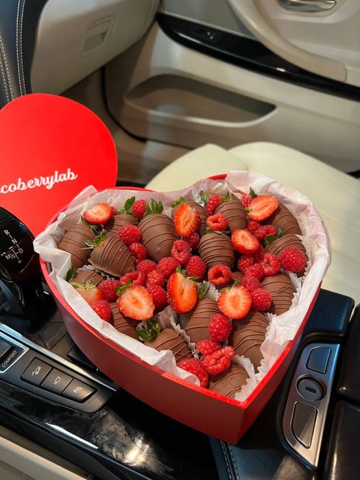 Клубника в шоколаде подарок на день рождение,юбилей